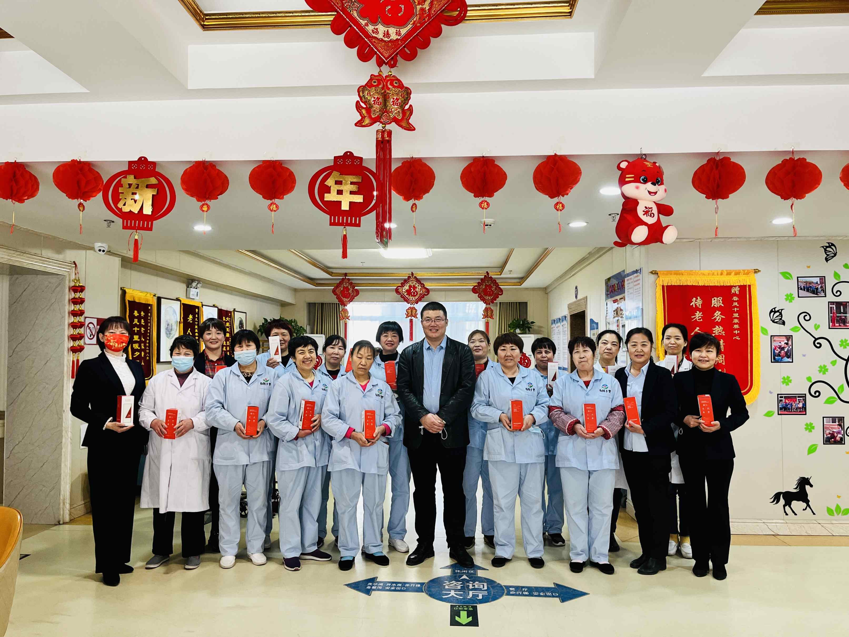 快樂“女神節”，情暖敬老院 | 春風十里康養中心舉行慶“三八”活動